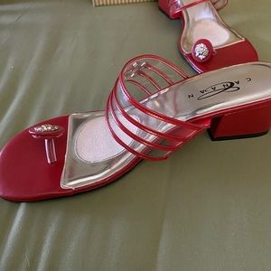Canaan red sip on sandals sz10.